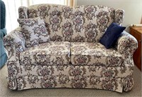 Traditional Floral Loveseat
