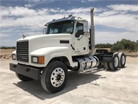 2011 Mack DayCab Truck Tractor