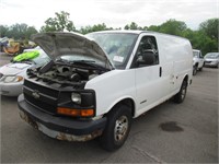 05 Chevrolet G2500 Express  Van WH 8 cyl  Started