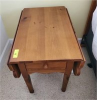 BROYHILL PINE DROP LEAF SIDE TABLE