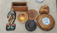 GROUP LOT OF WOODEN DECOR