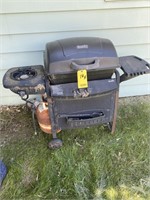 Charbroil gas grill w/tank