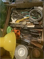 kitchen gadgets/utensils