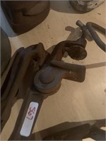 vintage metal clamp/holder
