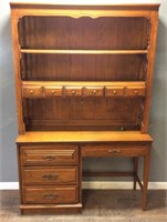 VTG. YOUNG HINKLE CHARTER OAK DESK & HUTCH