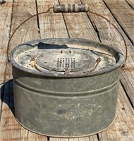 Oval Minnow Bucket