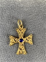 18K Gold Filigree Maltese Cross Pendant