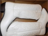 white boots size 6