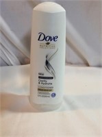 Dove with charcoal clarify and hydrate