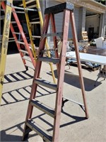 WERNER 6' FIBERGLASS STEP LADDER