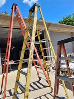 RHINO 10' FIBERGLASS STEP LADDER