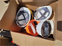 QUARTS LIGHTS, HARD HATS, PALLET LOT