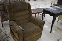 Power Lift Recliner (works)(smoke damage)