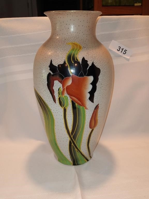 Online Auction - Nice Pottery & More (Jasper, IN)