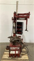 Coats Pneumatic Tire Changer 7065AX