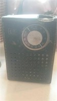 Vintage AM FM portable transistor radio