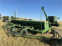 John Deere 9300  30' Grain drill w/hitch