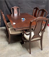 Mahogany Dining Table W chairs Havertys