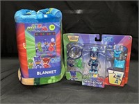 PJ MASK HERO BOOST BLANKET AND ACTION FIGURE