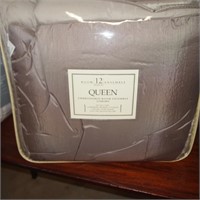 Queen Size Comforter
