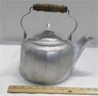 Wagner Ware- Colonial Tea Kettle - 5 qt - #107G