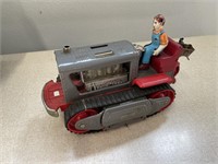 TIN TOY TRACTOR