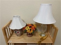 Lamps 2 +/- and floral arrangement