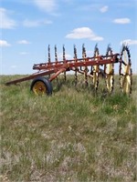 Farmlhand 9 Wheel Rake, Missing One Wheel