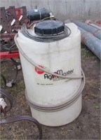 WHITE SPRAYER TANK & PUMP