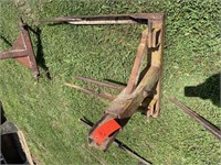 Round hay bale carrier 3-point hookup