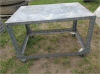 METAL TABLE ON CASTERS