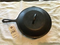 10 1/2" cast iron skillet 1/ lid