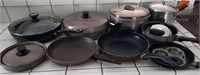 804 - MIXED LOT OF POTS & PANS