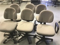 Lot of 6 Office Chairs on Wheels