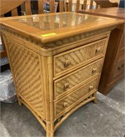 3 DRAWER RATTAN TYPE CHEST W/GLASS INSERT ON TOP