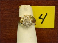 14kt - 5.8gr. Y/G Diamond Cocktail Ring -