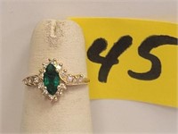 14kt - 2.3gr. Y/G Emerald & Diamond Ring Size 6 -