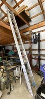 28' Extension Ladder w/ Stabilizer