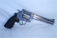 Smith & Wesson Model 629-5 44mag Revolver