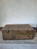 VINTAGE WOODEN TOOL CHEST