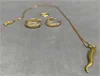 14kt gold necklace, hoop earrings & heart - 4gtw