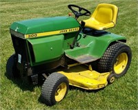 John Deere 300 Lawn Mower- Runs Great!