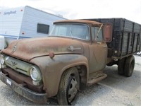 1956 Ford F600 Grain Truck w /Stock Racks