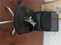 black office chair with arms, no bolts