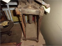 Lg cast iron arbor type press 22in