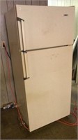 Gibson 15.4 cubic ft Refrigerator/freezer