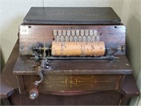 RESERVE Antique "The Gem Roller Organ"