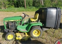 John Deere 318 Mower