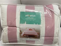 Pillow Fort Full/Queen Comforter Set