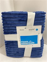 Room Essentials Full/Queen Blanket